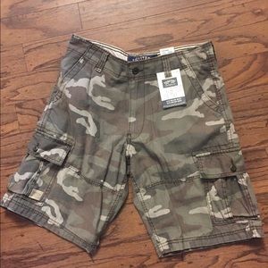Men’s cargo shorts